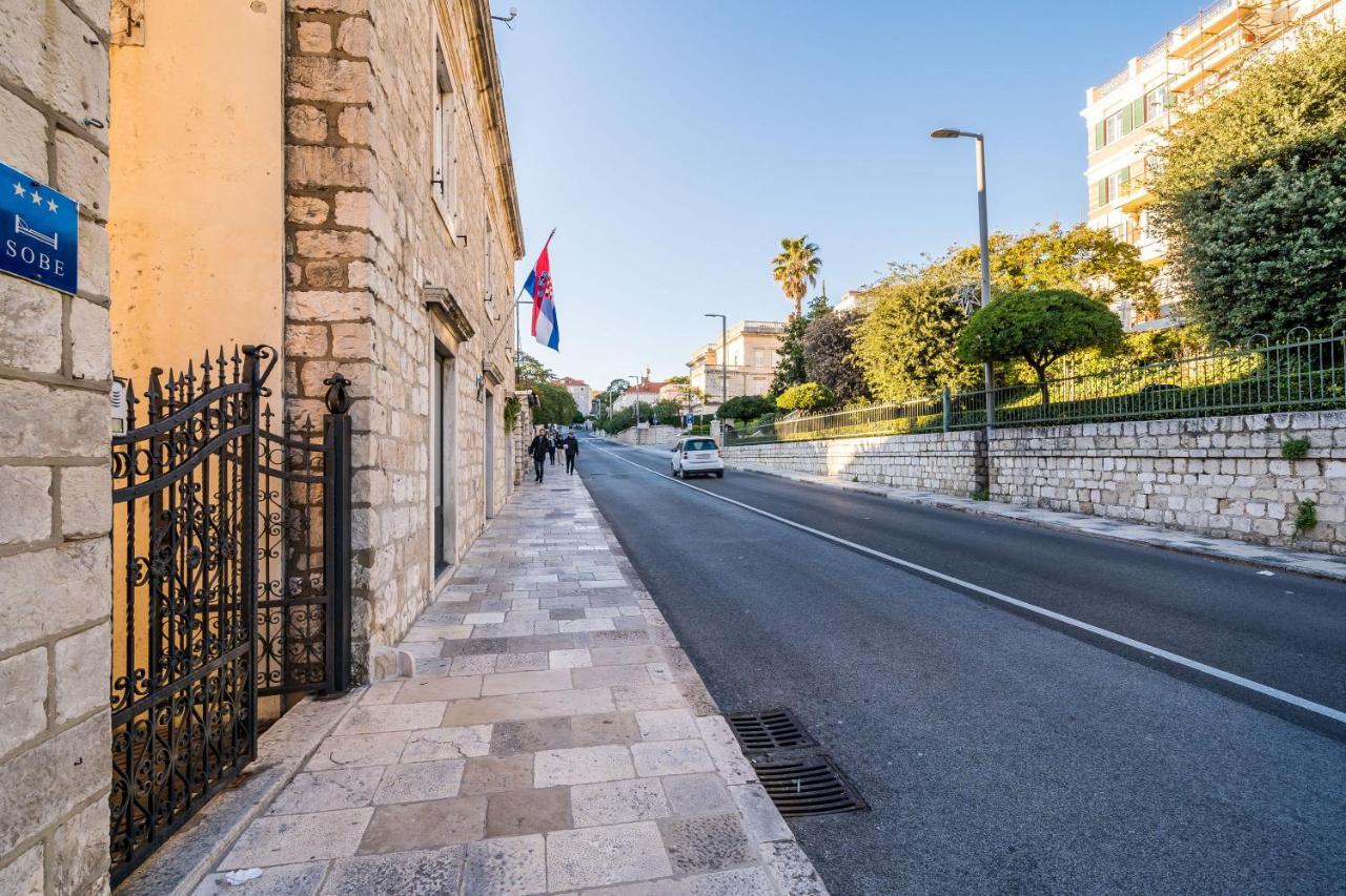 Deluxe Rooms With A Terrace View At Old City Gate Dubrovnik Exterior foto